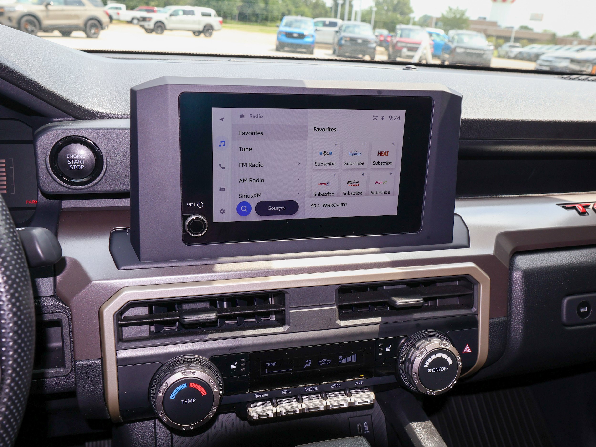 Used 2024 Toyota Tacoma SR5 AWD/4WD image 17
