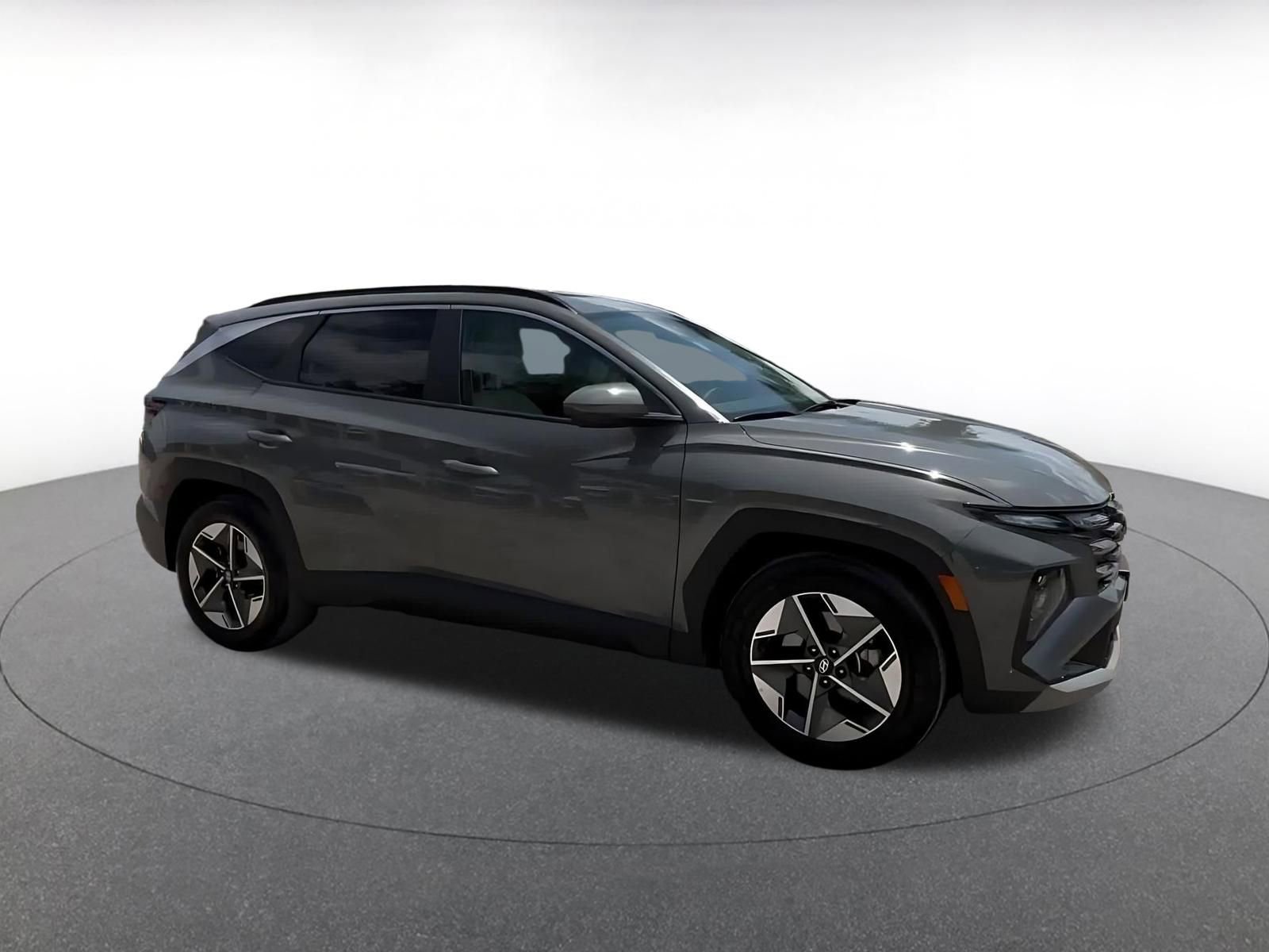 Used 2025 Hyundai Tucson SEL FWD image 2