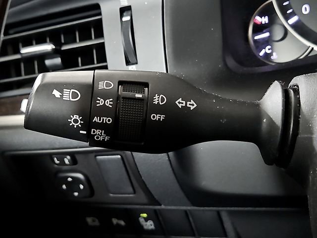 Used 2018 Lexus ES 350 w/ Luxury Package w/Wood Trim FWD image 26