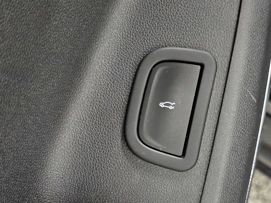 Used 2025 GMC Acadia Elevation image 32