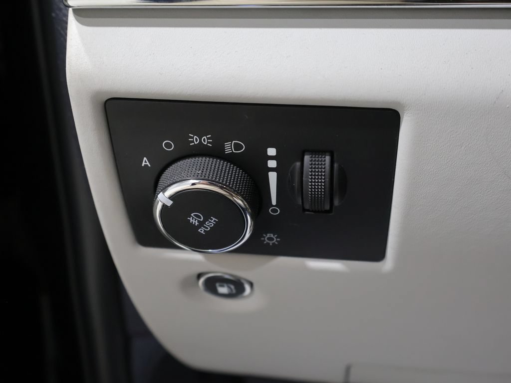 Used 2021 Jeep Grand Cherokee Summit AWD/4WD image 35