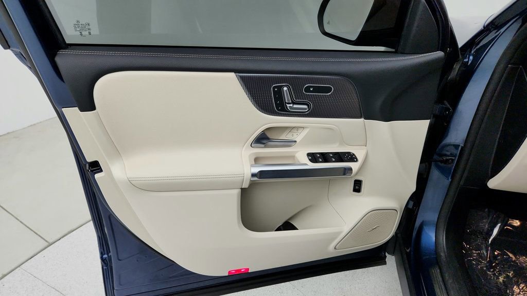 Used 2023 Mercedes-Benz EQB 250+ image 11