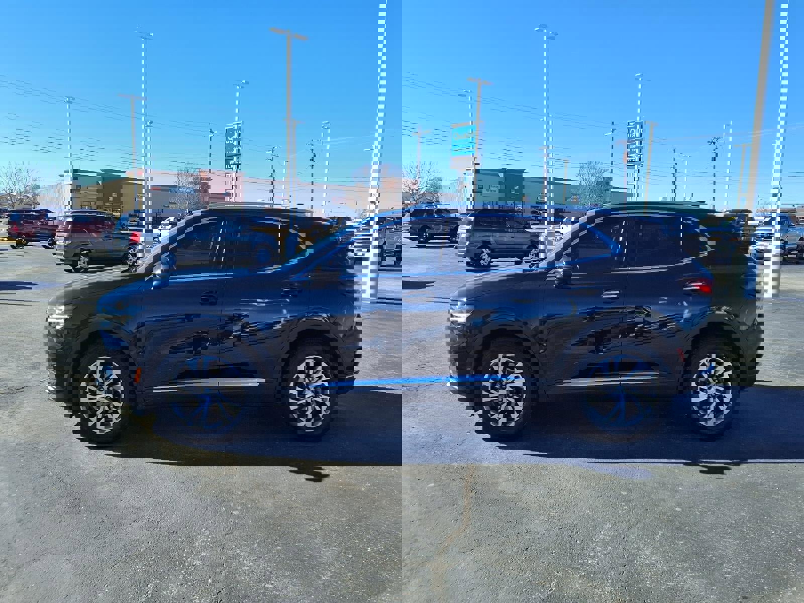 Used 2021 Buick Envision Essence image 2