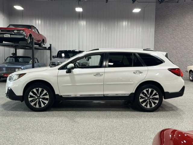 Used 2019 Subaru Outback 2.5i Touring w/ Popular Package #3A AWD/4WD image 2
