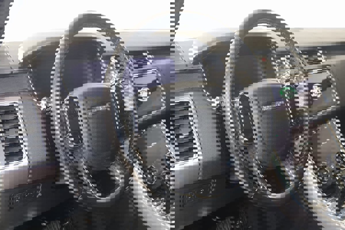 Used 2018 Land Rover Range Rover Sport HSE image 6