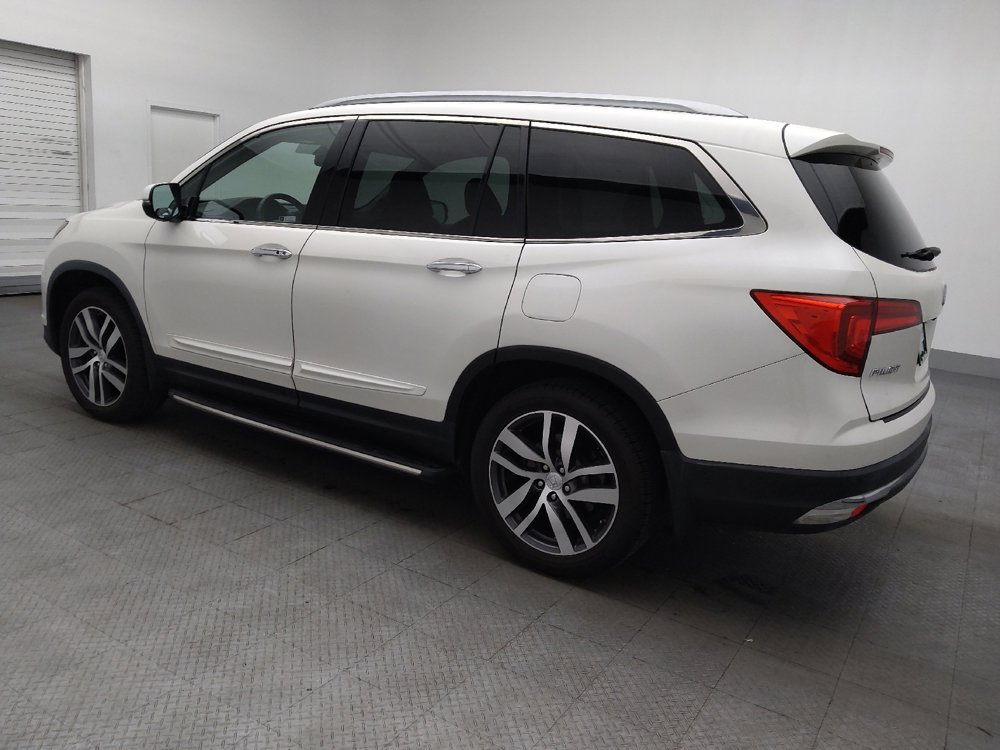 Used 2018 Honda Pilot Touring image 3