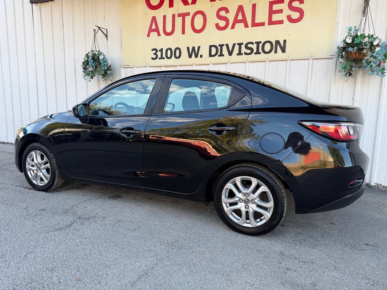 Used 2016 Scion iA FWD image 10