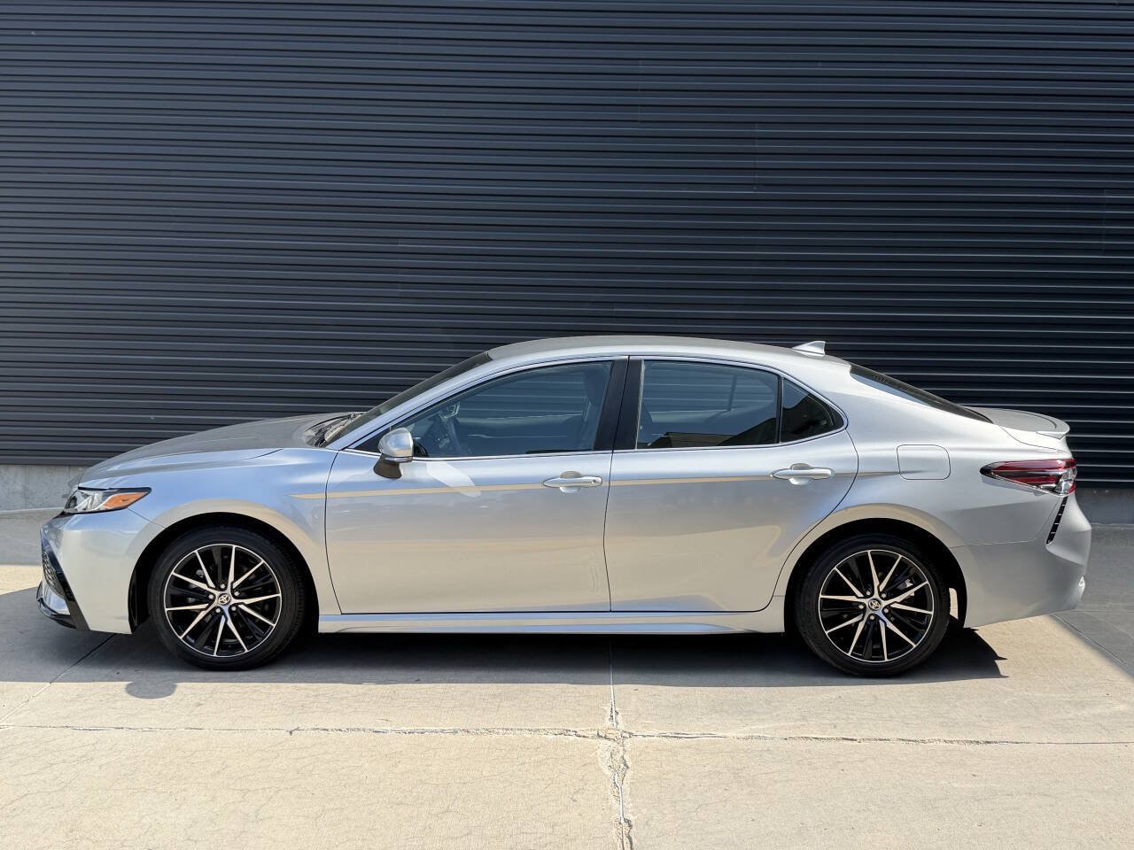 Used 2024 Toyota Camry SE FWD image 10