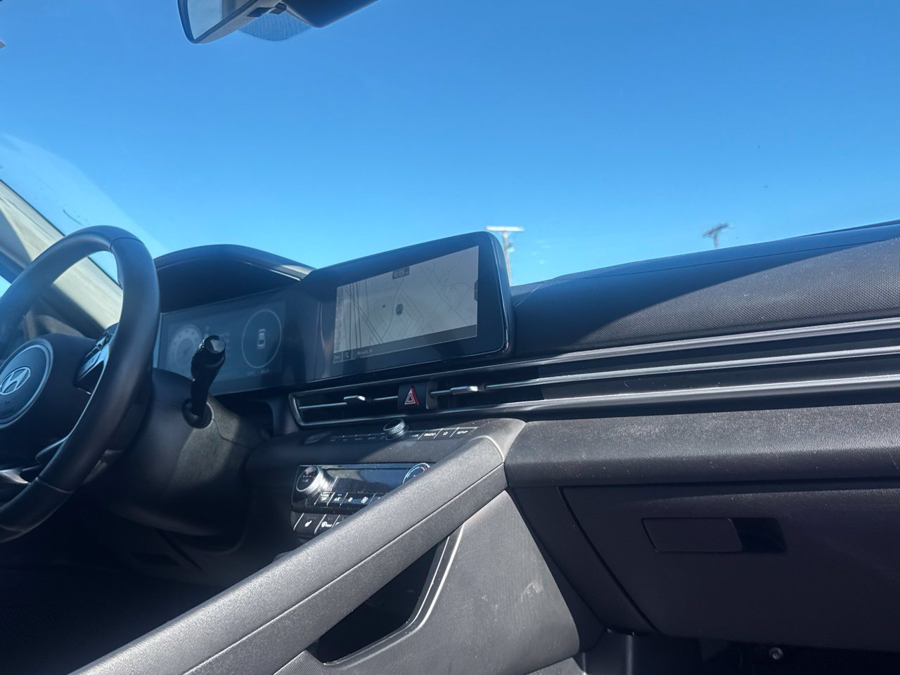 Used 2025 Hyundai Elantra SEL FWD image 35