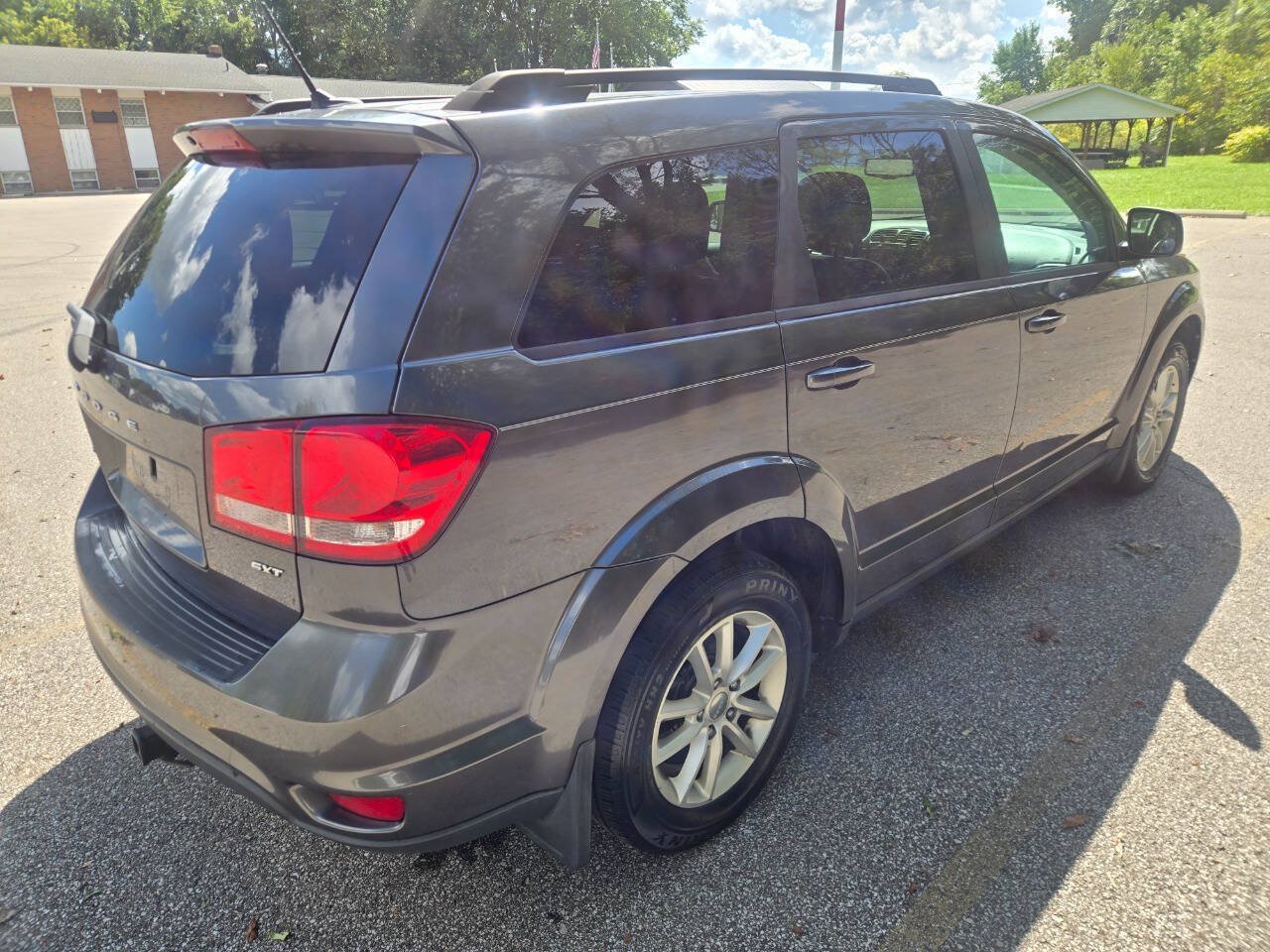 Used 2014 Dodge Journey SXT w/ Flexible Seating Group FWD image 11