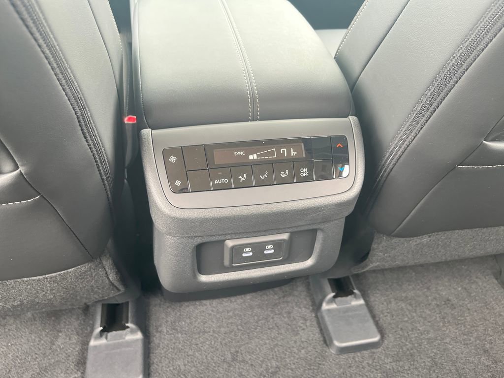 New 2026 Nissan Pathfinder SL FWD image 28