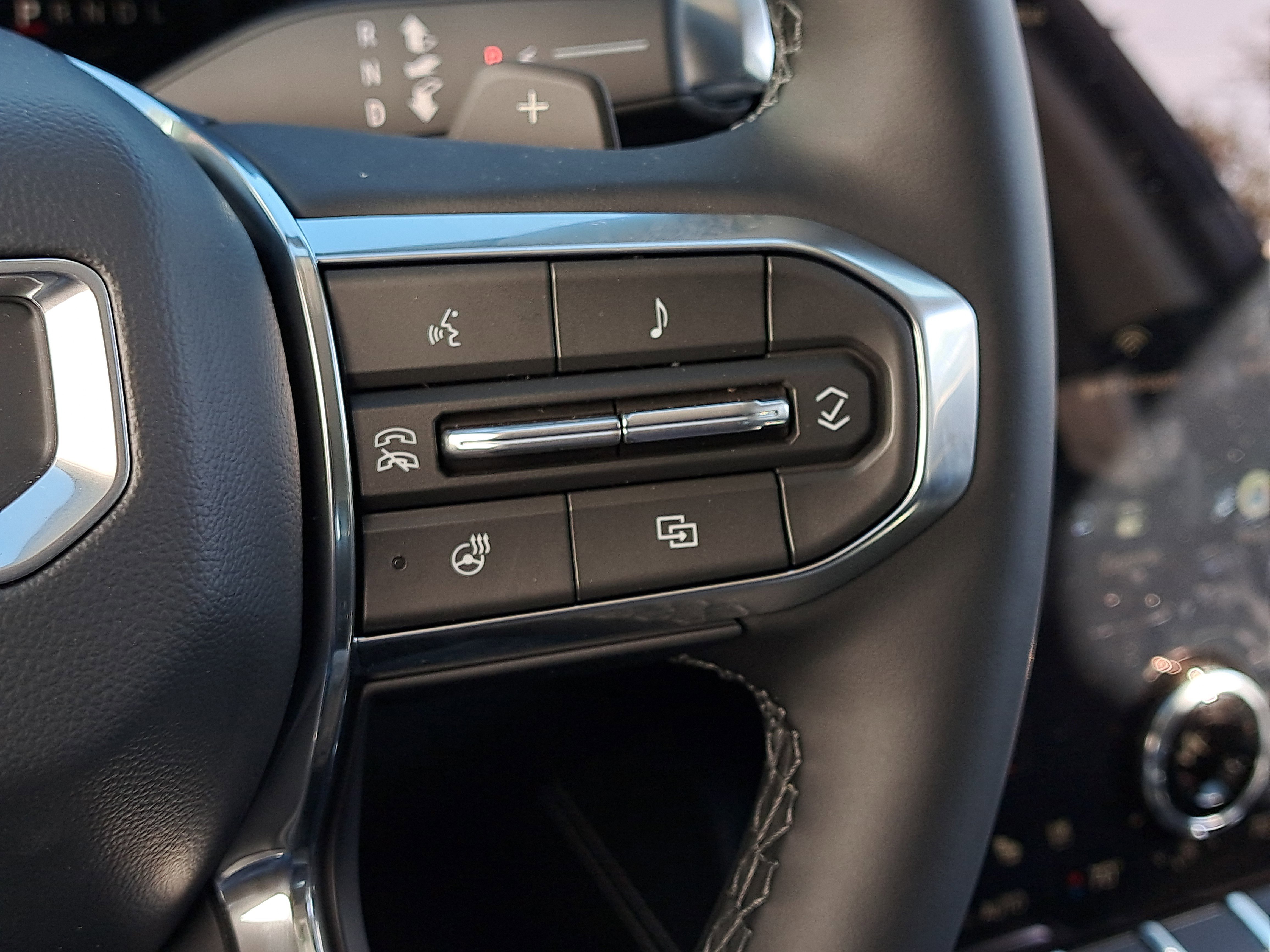 New 2026 GMC Terrain Denali w/ LPO, Black Badging Package image 27