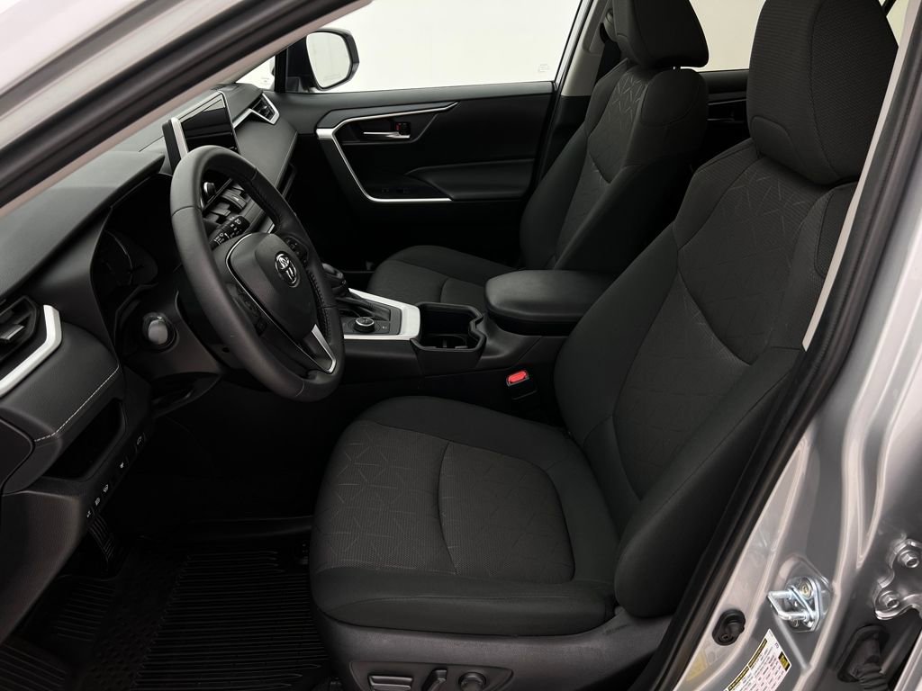 Used 2024 Toyota RAV4 XLE image 15