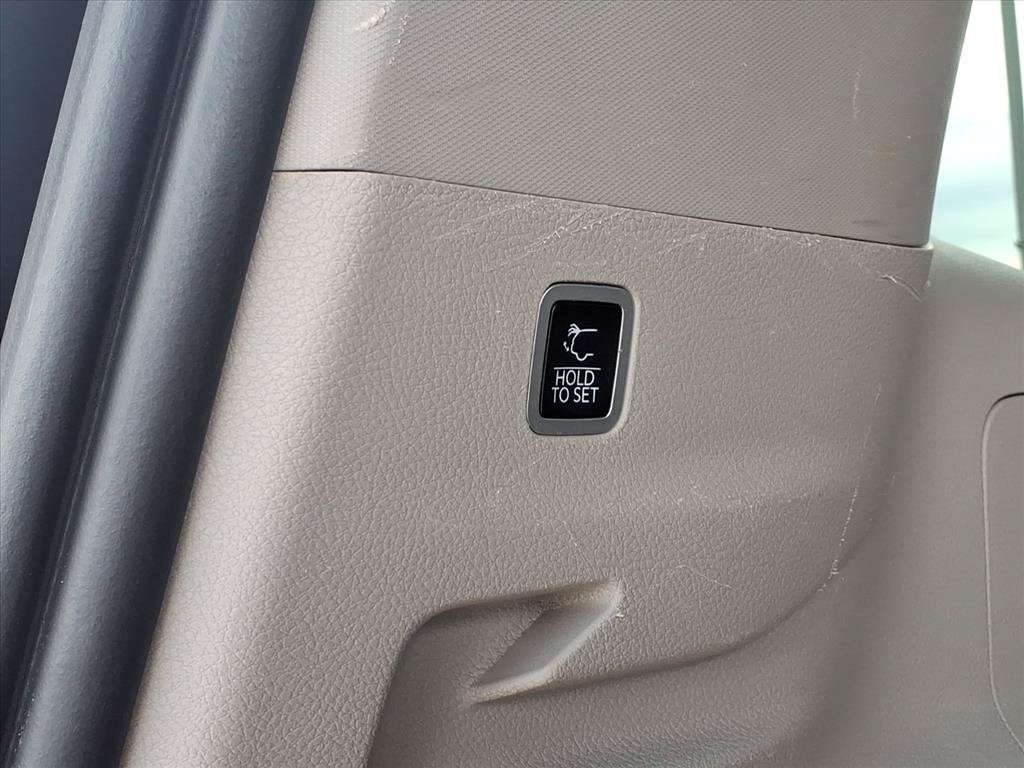 Used 2024 Jeep Wagoneer L Series II w/ Flexible Seating Group AWD/4WD image 26