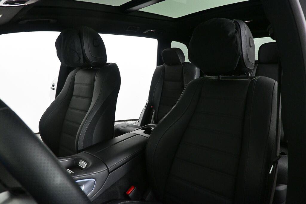 Used 2025 Mercedes-Benz GLS 580 4MATIC image 5