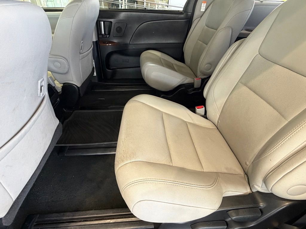 Certified 2017 Toyota Sienna Limited image 33