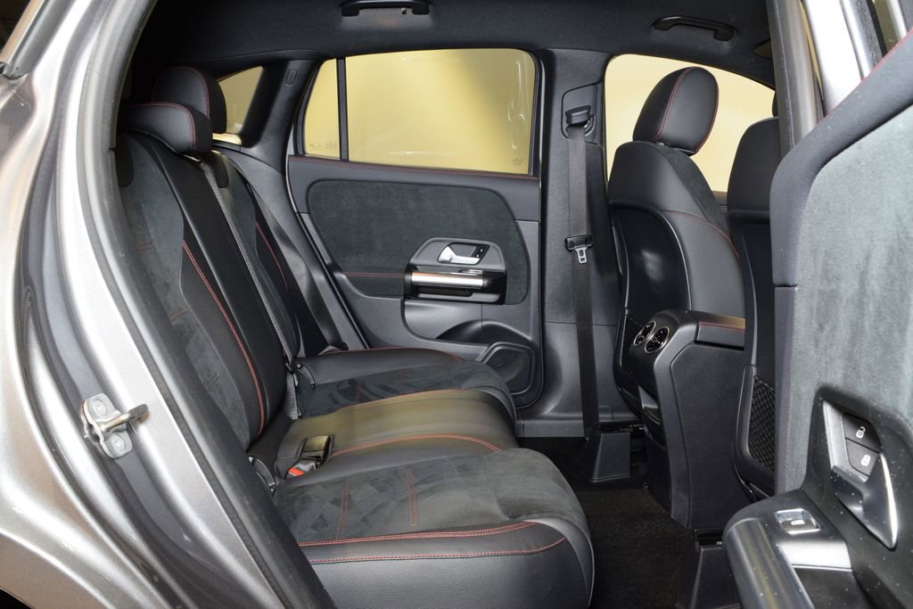 Used 2023 Mercedes-Benz GLA 250 4MATIC image 29