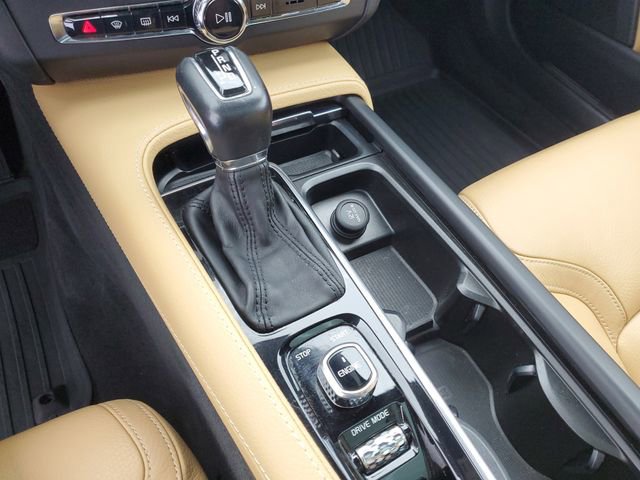 Used 2017 Volvo V90 T6 Cross Country image 31