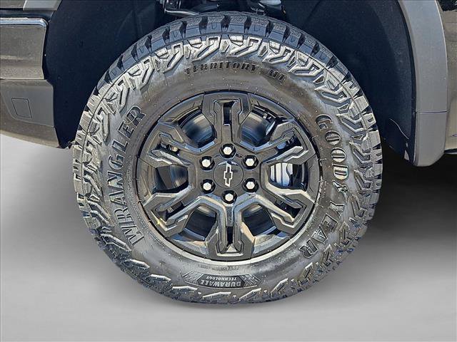 New 2026 Chevrolet Silverado 1500 ZR2 w/ Dark Appearance Package AWD/4WD image 10