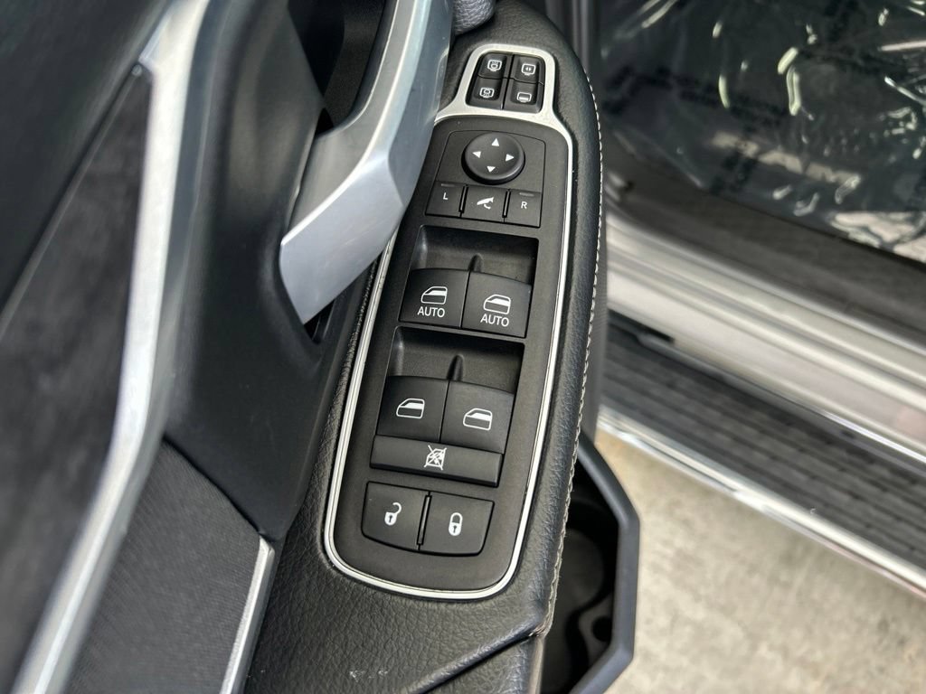 Used 2024 RAM 3500 Big Horn AWD/4WD image 40