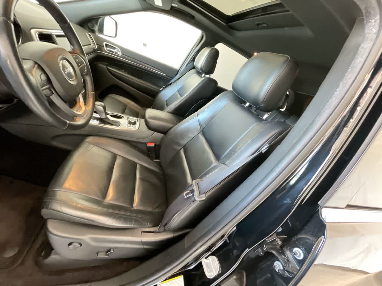 Used 2018 Jeep Grand Cherokee Limited AWD/4WD image 11