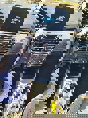 Used 2020 Ford Escape SE image 29