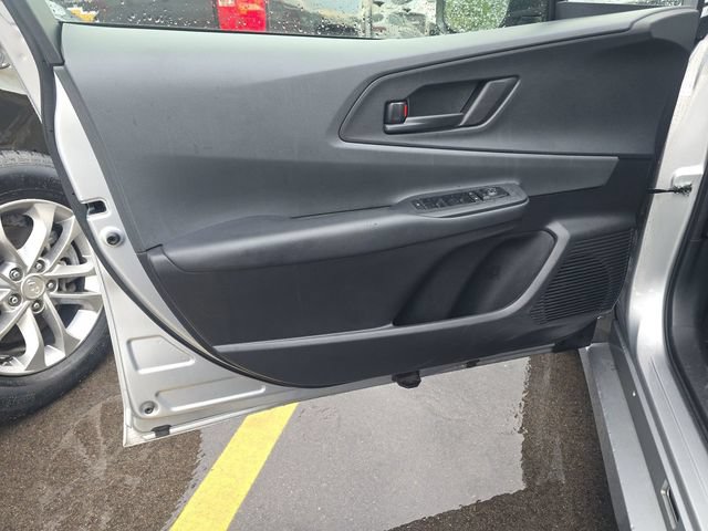 Used 2025 Toyota Prius LE FWD image 10
