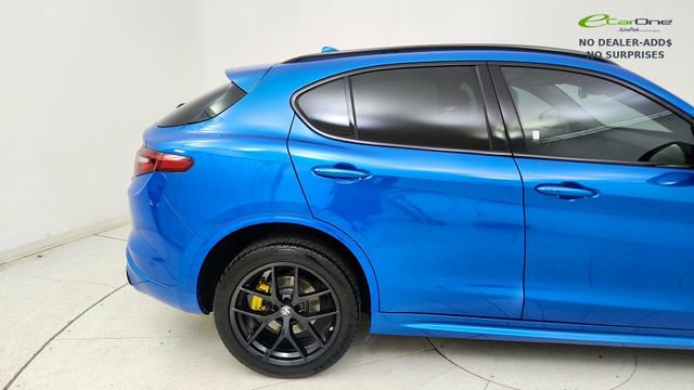 Used 2020 Alfa Romeo Stelvio Ti w/ Nero Edizione image 7