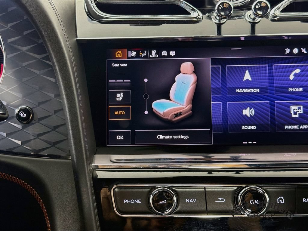 Used 2022 Bentley Bentayga AWD/4WD image 25