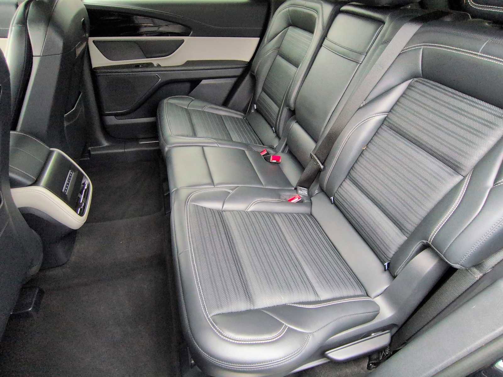 Used 2024 Lincoln Nautilus Reserve image 19