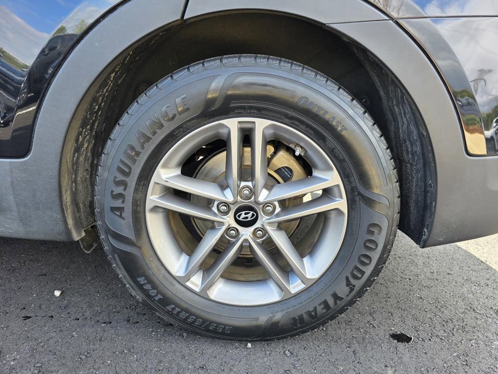 Used 2017 Hyundai Santa Fe Sport image 10