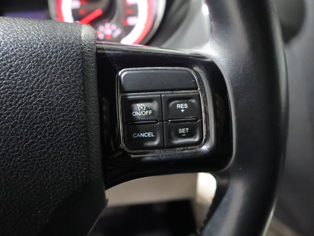 Used 2018 Dodge Grand Caravan SXT image 37