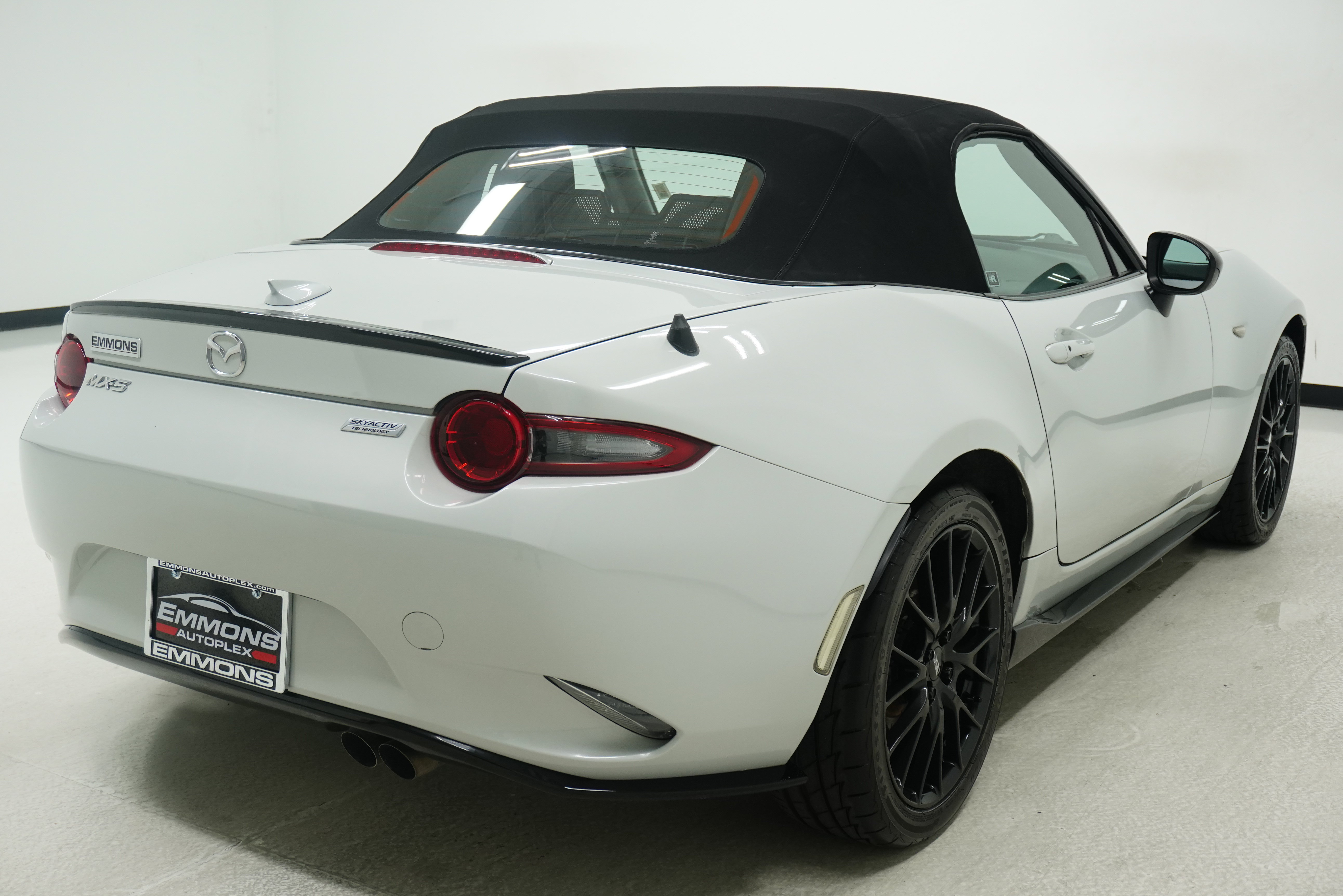 Used 2016 MAZDA MX-5 Miata Club w/ Brembo/BBS Package RWD image 4