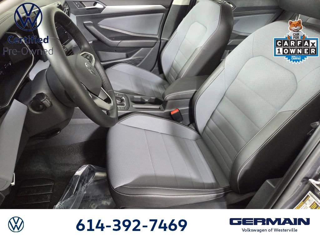 Certified 2025 Volkswagen Jetta SE w/ Sunroof Package image 20