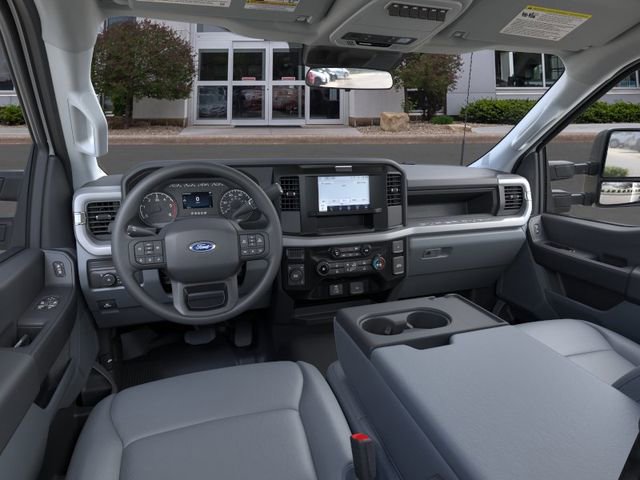 New 2025 Ford F550 4x4 Regular Cab Super Duty image 9