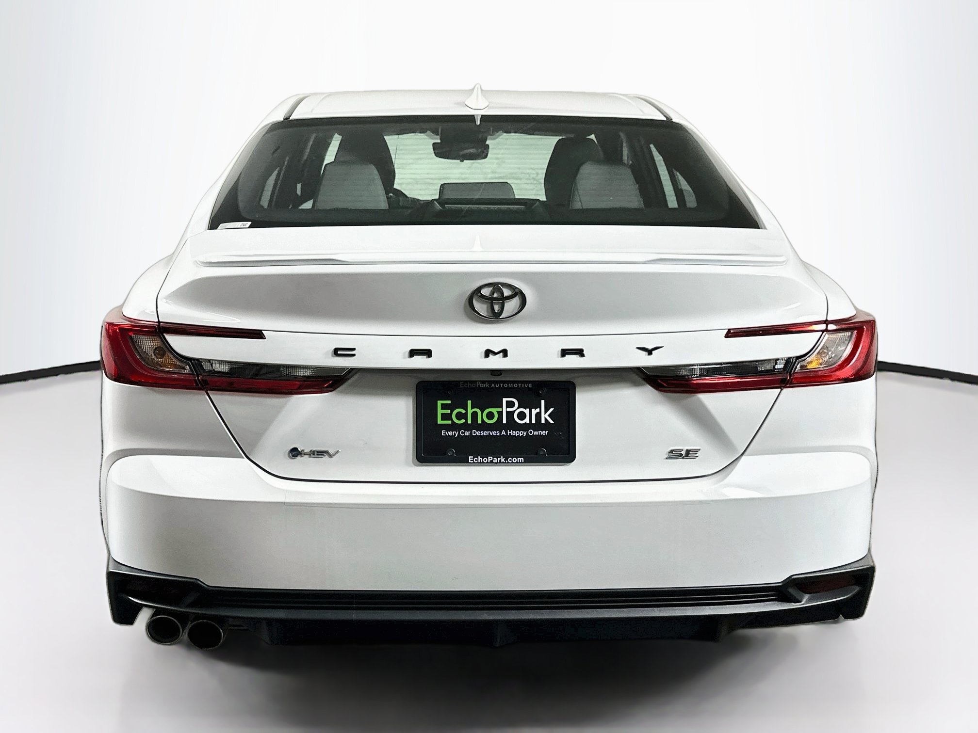 Used 2025 Toyota Camry SE FWD image 7
