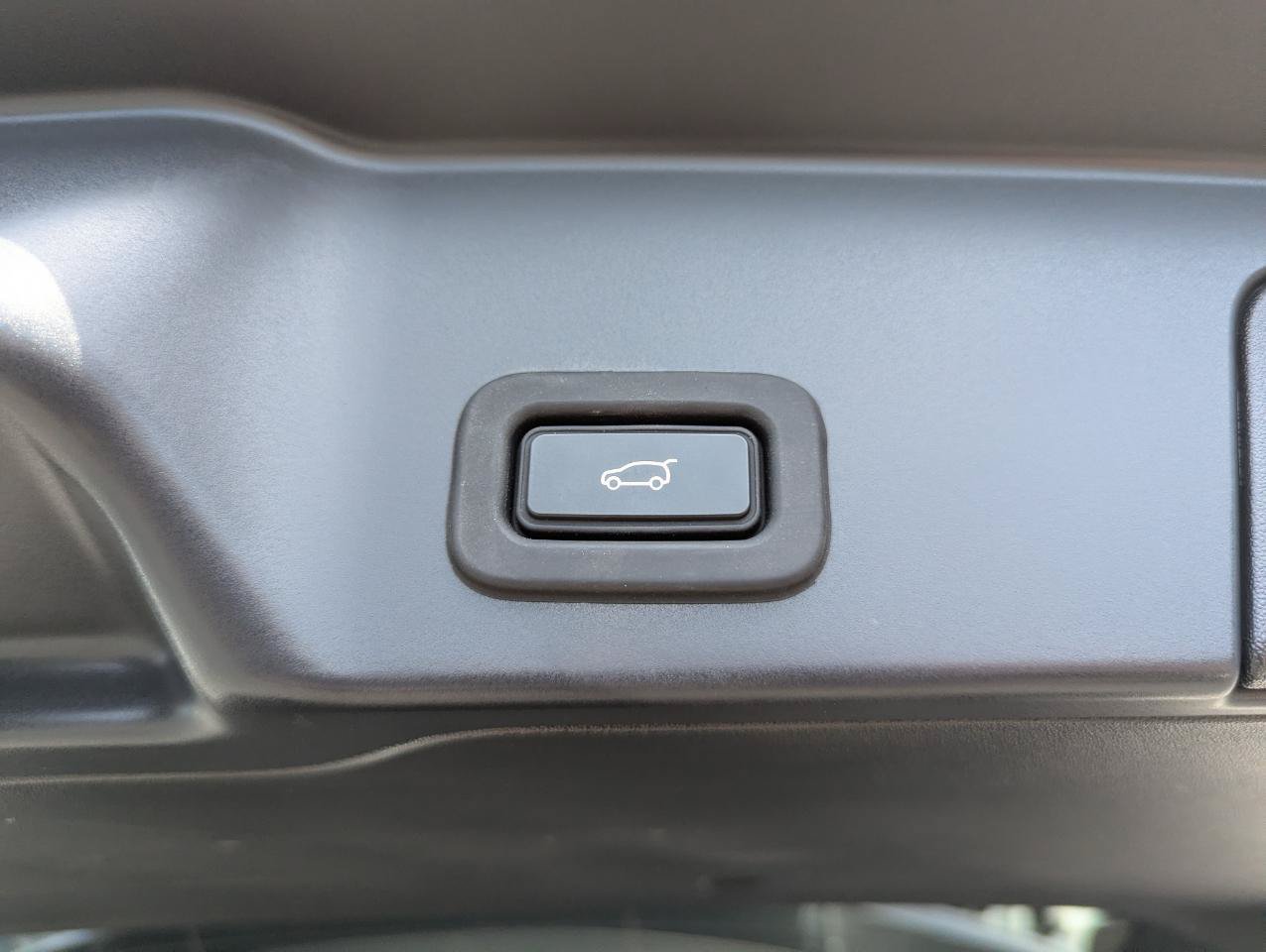 Used 2020 Land Rover Range Rover Evoque First Edition AWD/4WD image 42