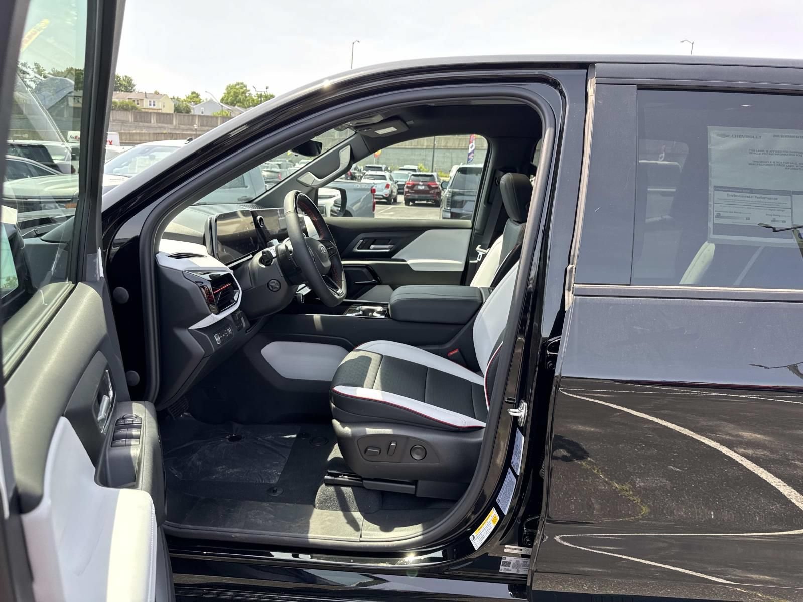 New 2026 Chevrolet Silverado EV 4x4 Crew Cab image 17