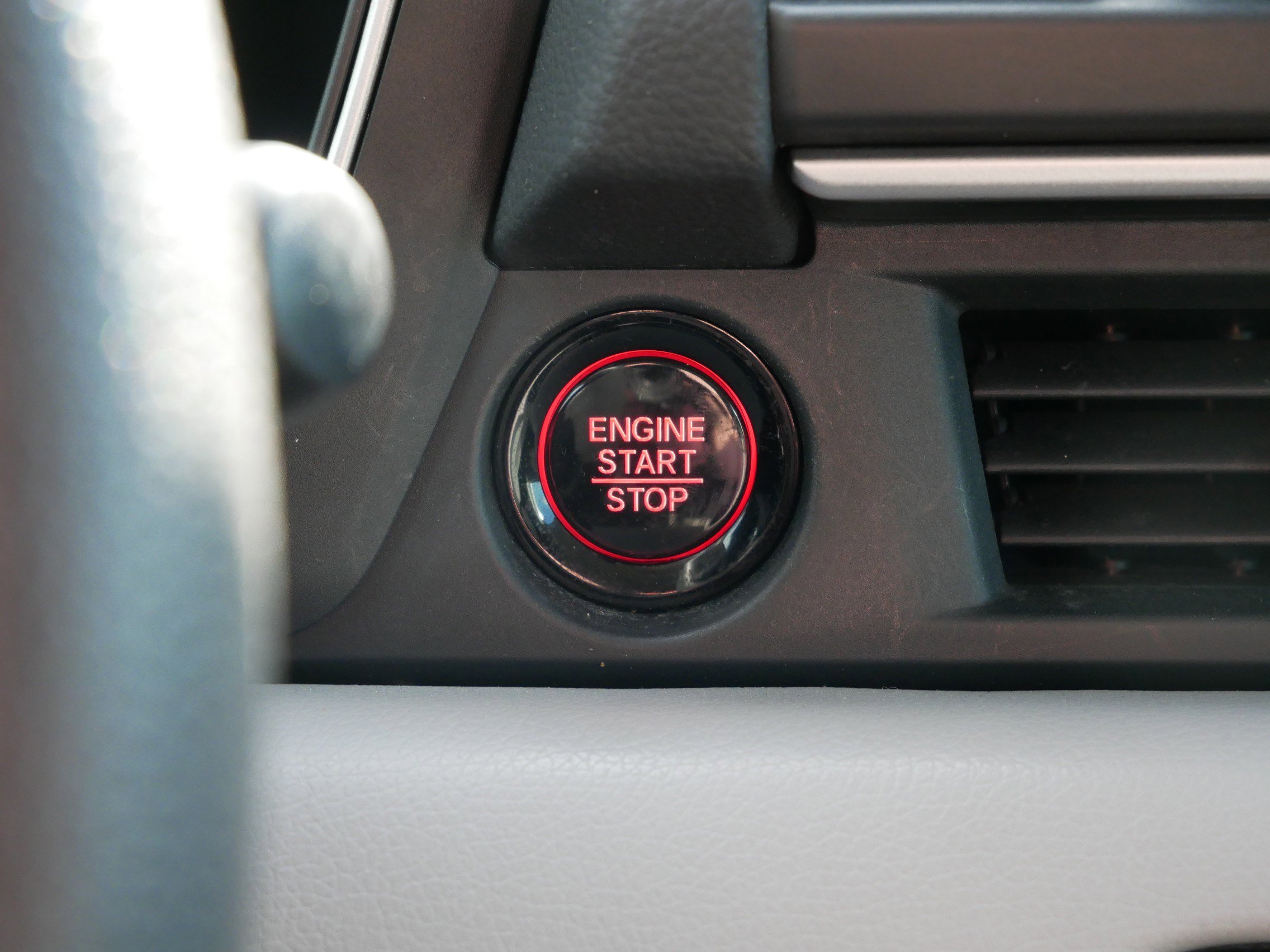 Used 2023 Honda Pilot LX image 29