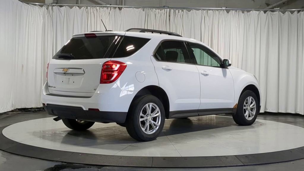 Used 2017 Chevrolet Equinox LT w/ Convenience Package AWD/4WD image 10