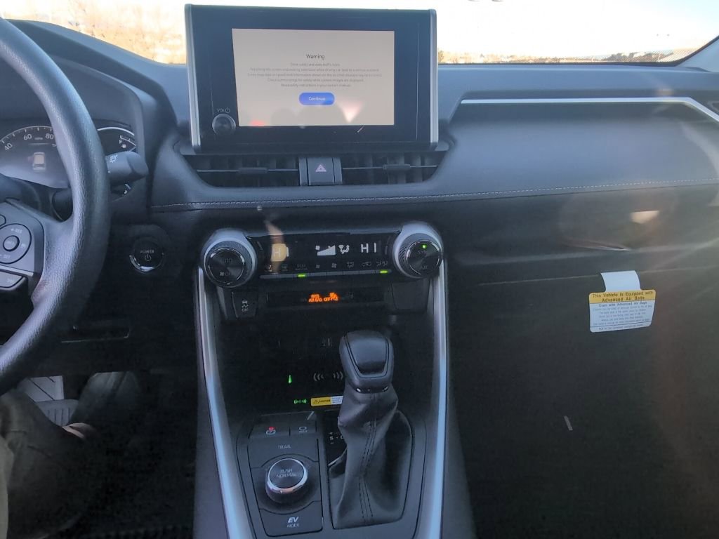 Used 2025 Toyota RAV4 XLE image 19