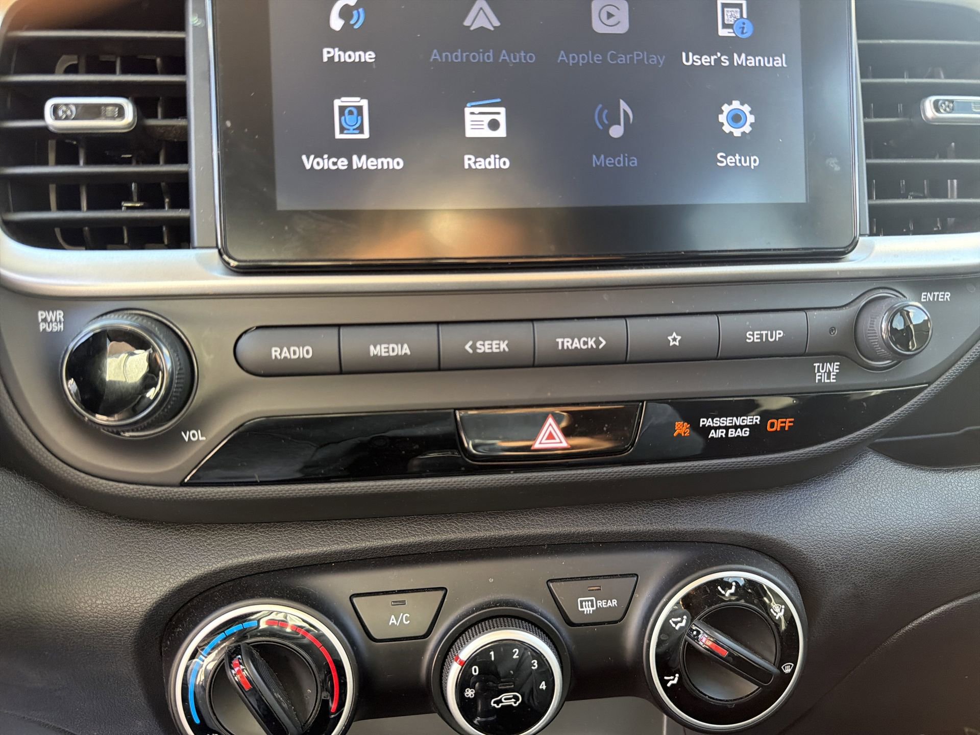 Used 2020 Hyundai Venue SE image 6