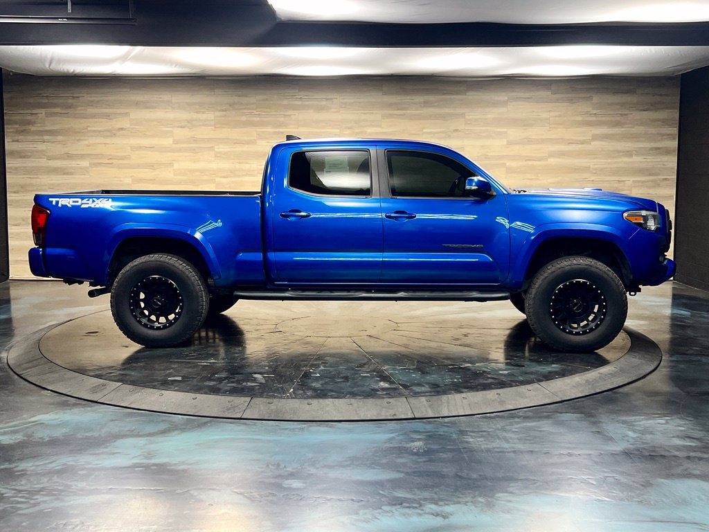 Used 2017 Toyota Tacoma TRD Sport AWD/4WD image 19