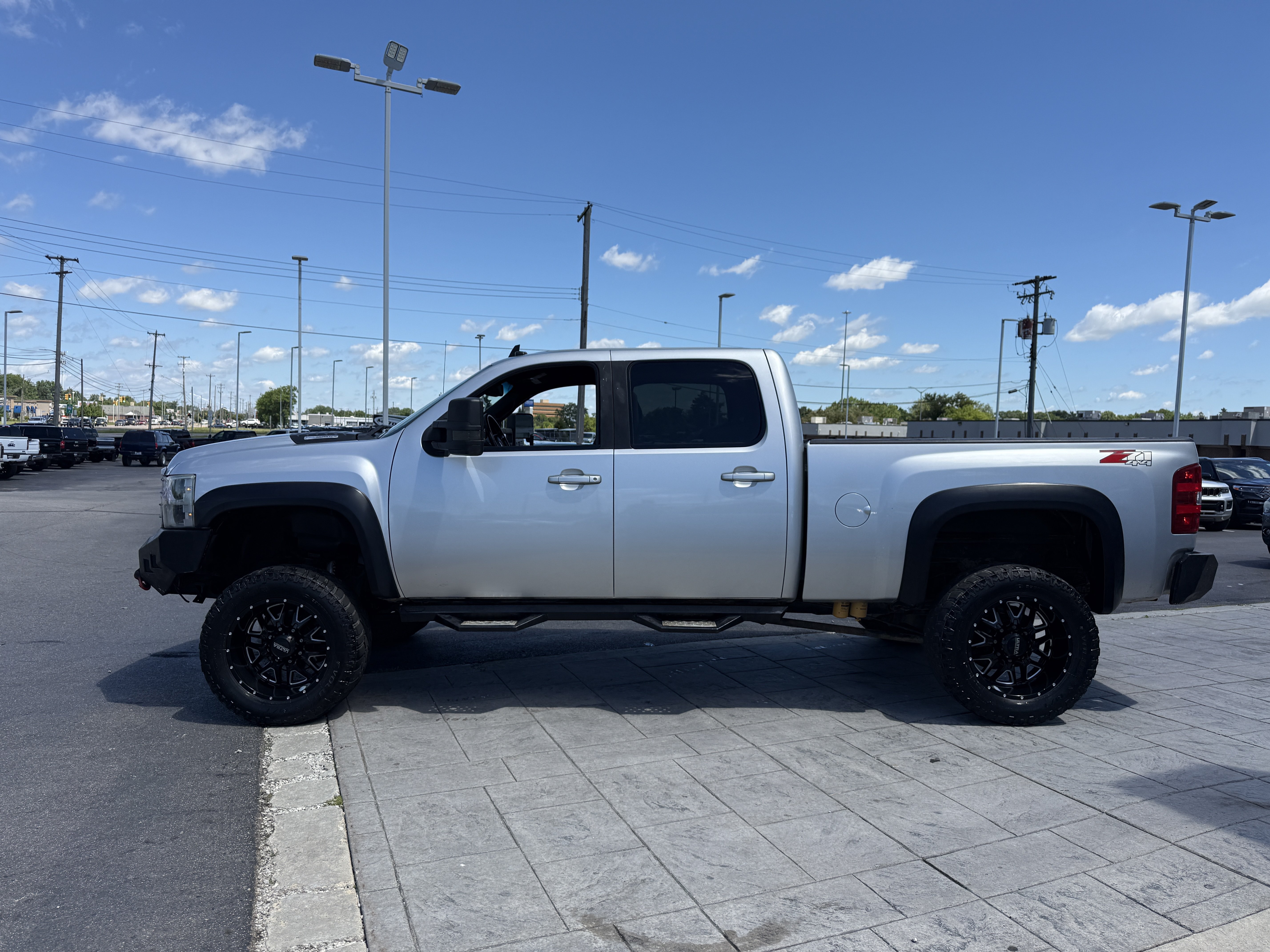 Used 2014 Chevrolet Silverado 2500 LT w/ Z71 Appearance Package AWD/4WD image 3