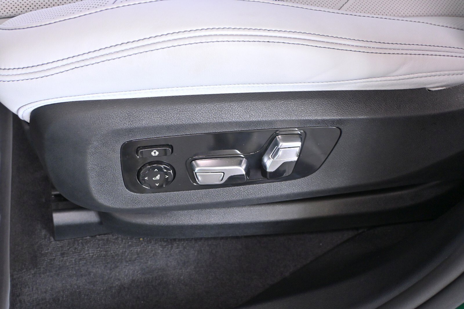 New 2026 BMW XM Label Red image 11