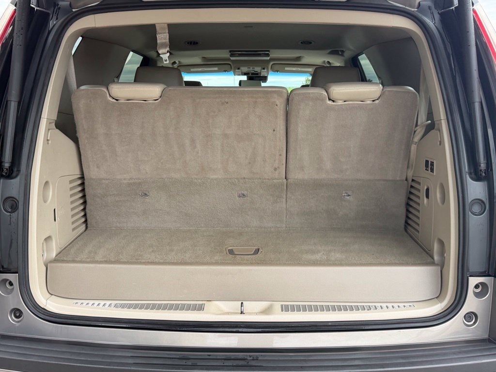 Used 2017 Cadillac Escalade Premium Luxury AWD/4WD image 10