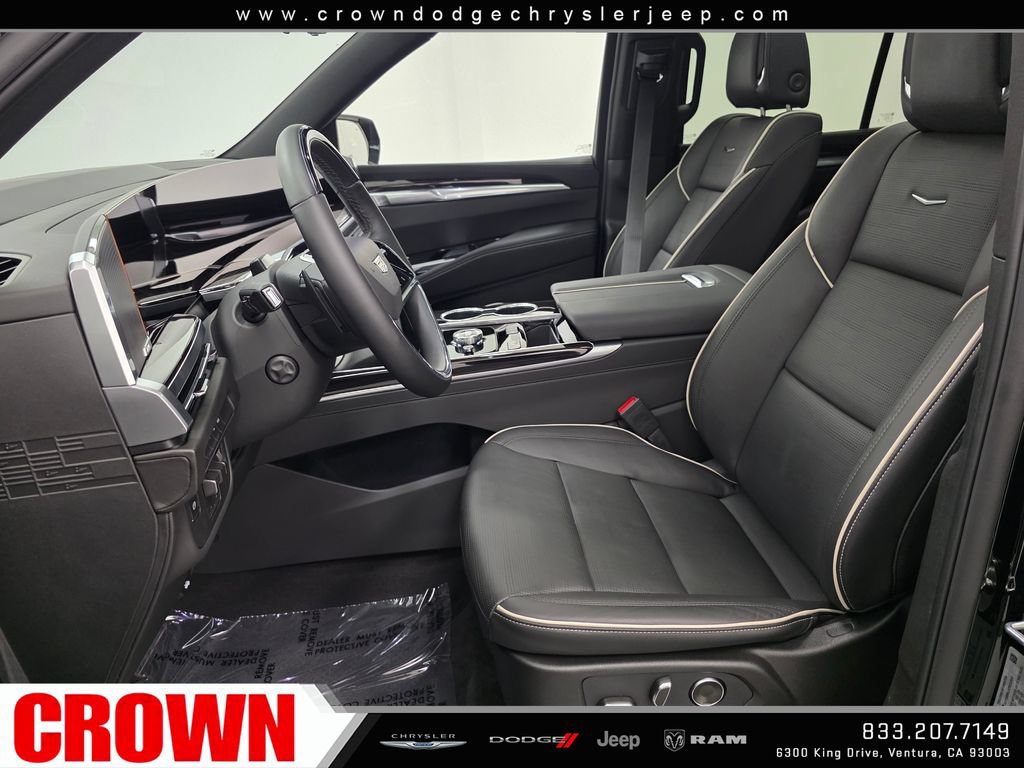 Used 2026 Cadillac Escalade Luxury AWD/4WD image 32