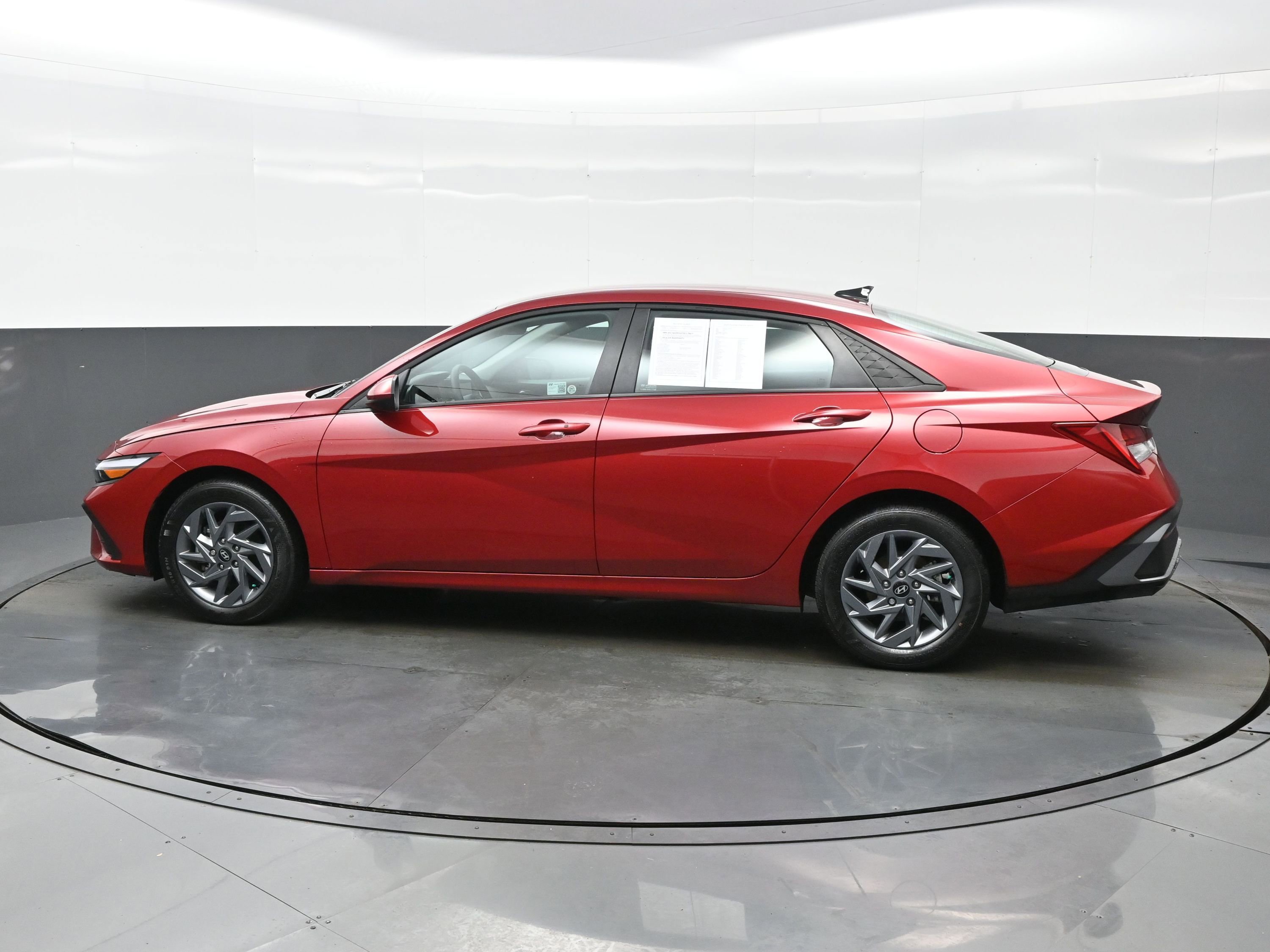 Certified 2025 Hyundai Elantra Blue image 3