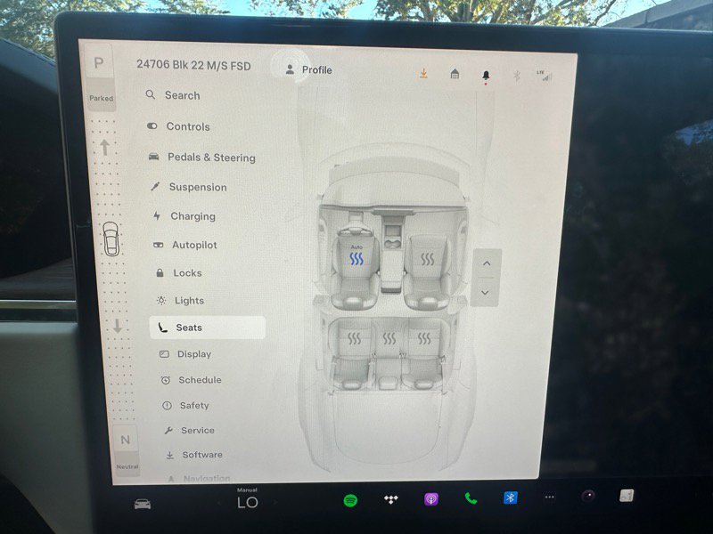 Used 2022 Tesla Model S AWD image 35