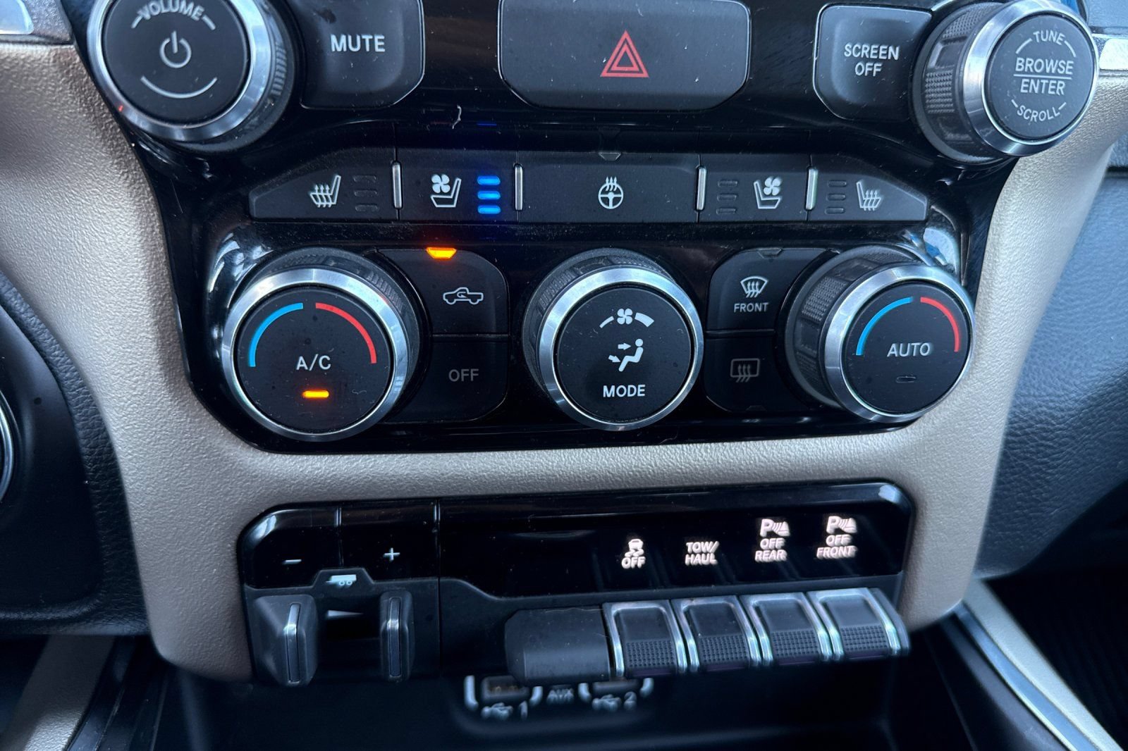 Used 2022 RAM 1500 Laramie AWD/4WD image 26